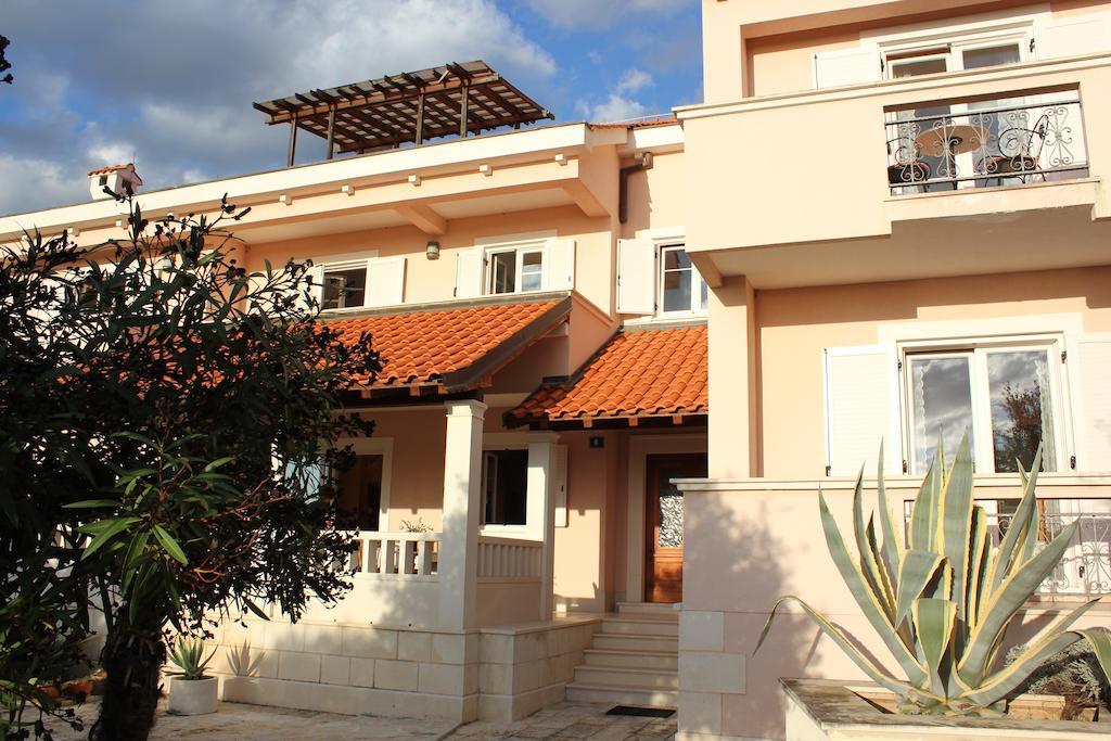 Apartments Villa Marnii Kozino Exterior photo