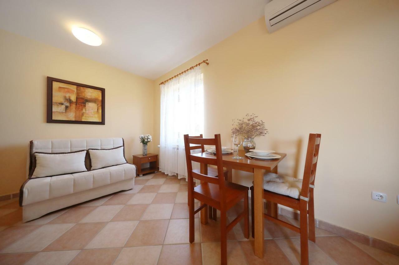 Apartments Villa Marnii Kozino Exterior photo