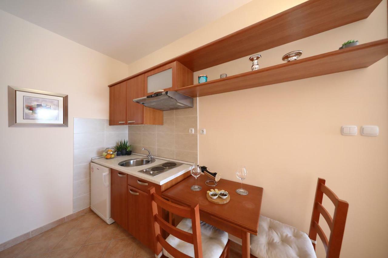 Apartments Villa Marnii Kozino Exterior photo